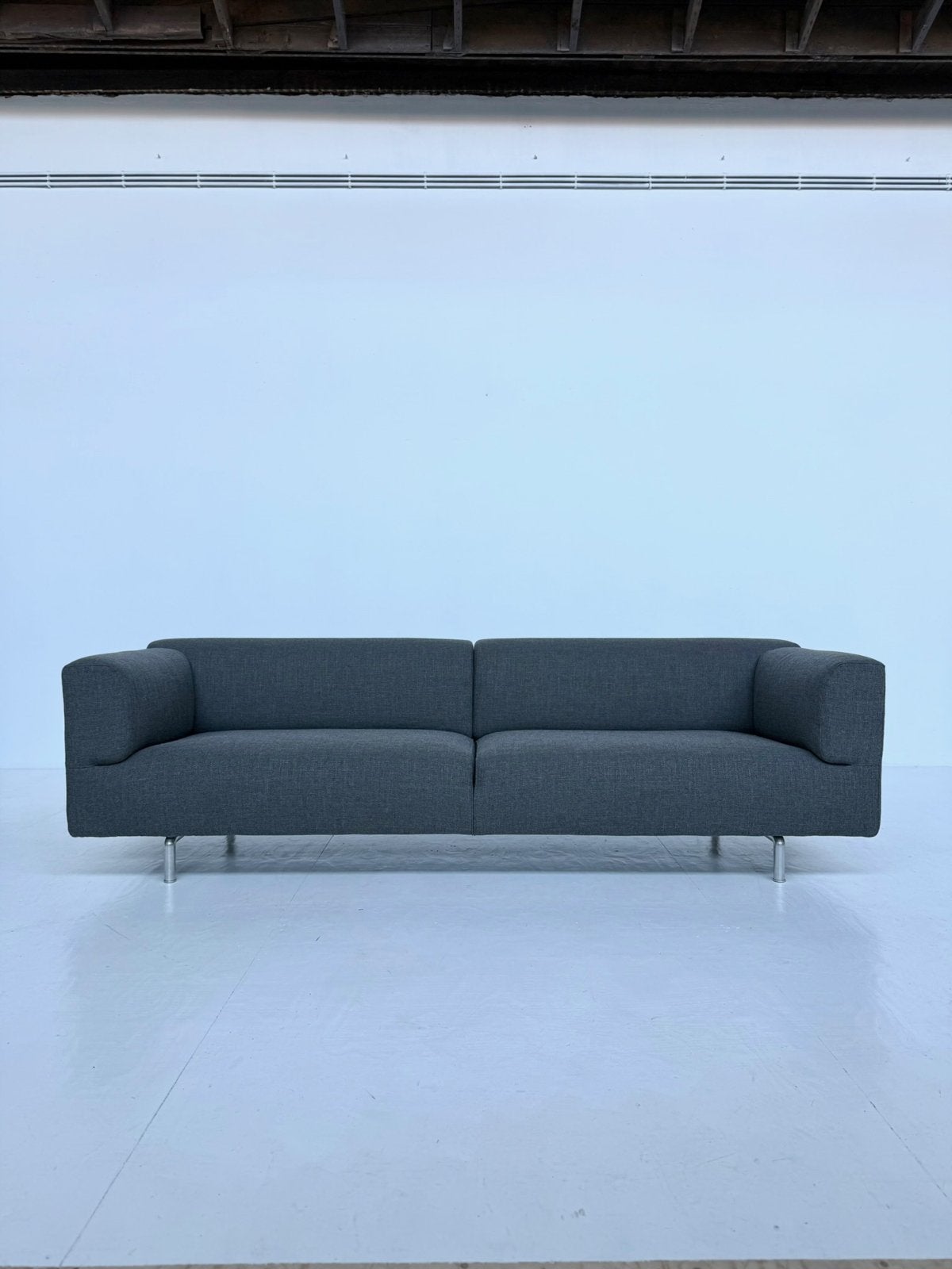 Cassina 250 bank - Grijs gemêleerd - Chroom onderstel, Ophalen, Driepersoons, 75 tot 100 cm, Zo goed als nieuw