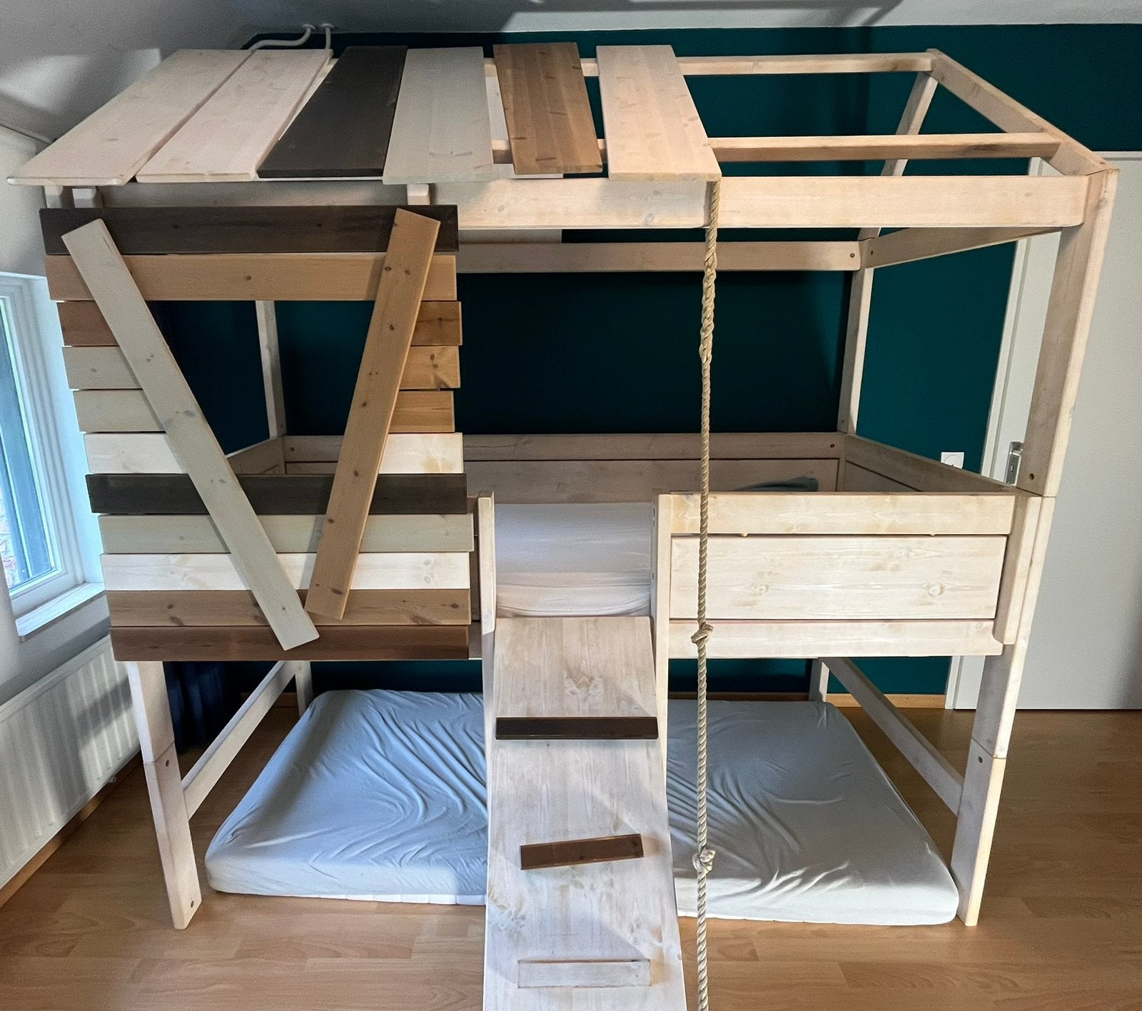 Lifetime boomhut bed met loopplank white wash - 102x207cm, Kinderen en Baby's, Ophalen, Gebruikt, Hoogslaper