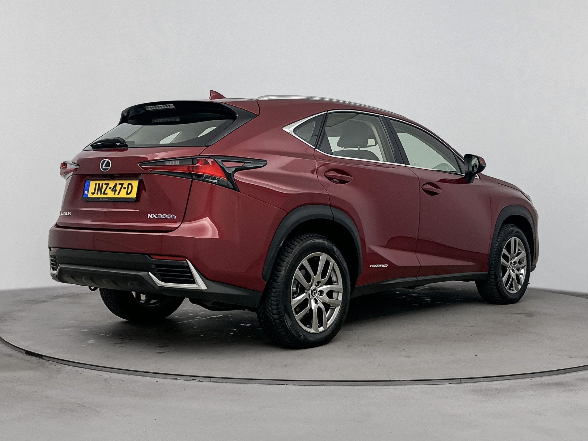Lexus NX 300h AWD Business Line Pro | Carplay | Stoelverwarm, Auto's, Automaat, Gebruikt, 1760 kg, Leder