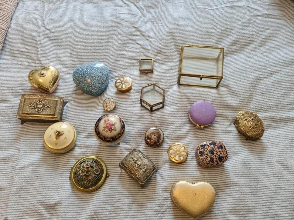 Verzameling van diverse kleine doosjes en snuisterijen, Antiek en Kunst, Ophalen of Verzenden