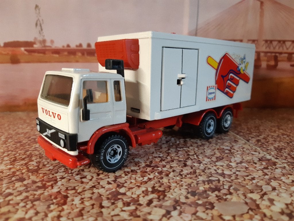 siku Volvo F7-2 ijswagen, Ophalen of Verzenden, Zo goed als nieuw, Bus of Vrachtwagen, SIKU