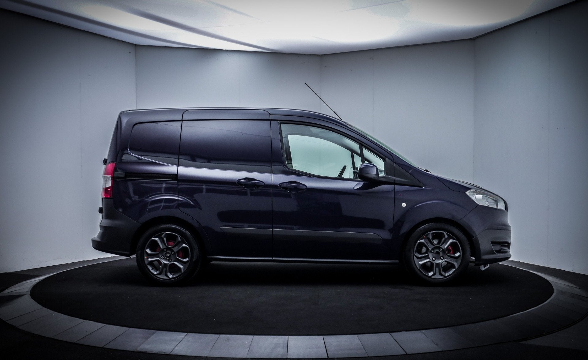 Ford Transit Courier 1.5 TDCI ZIJDEUR AIRCO | CRUISE | BLUET, Euro 5, Stof, Zwart, 4 cilinders