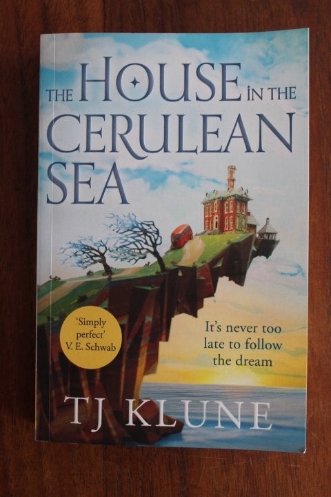 TJ Klune - The House in the Cerulean Sea (fantasy soon tv), Ophalen of Verzenden, Gelezen, Fictie