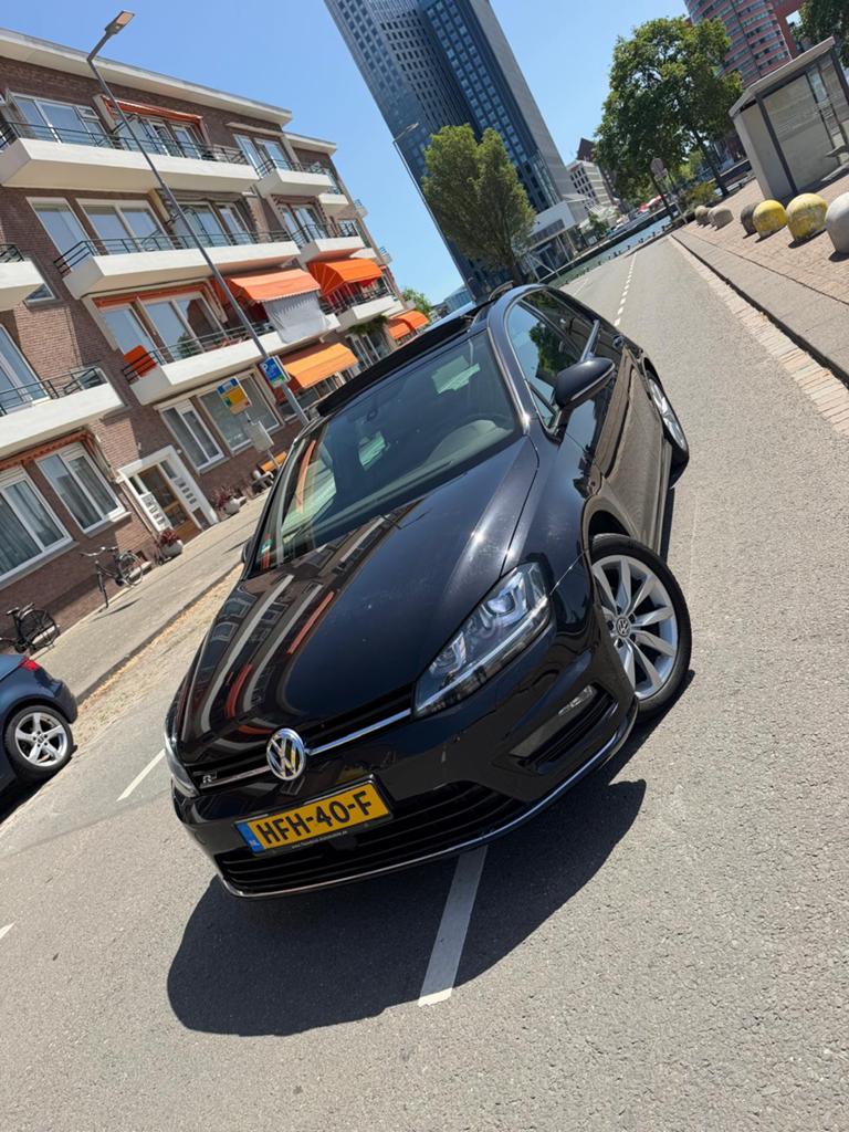 Volkswagen Golf 7 1.4 TSI R Line Full option, Automaat, Elektronische parkeerrem, Zwart, 630 kg