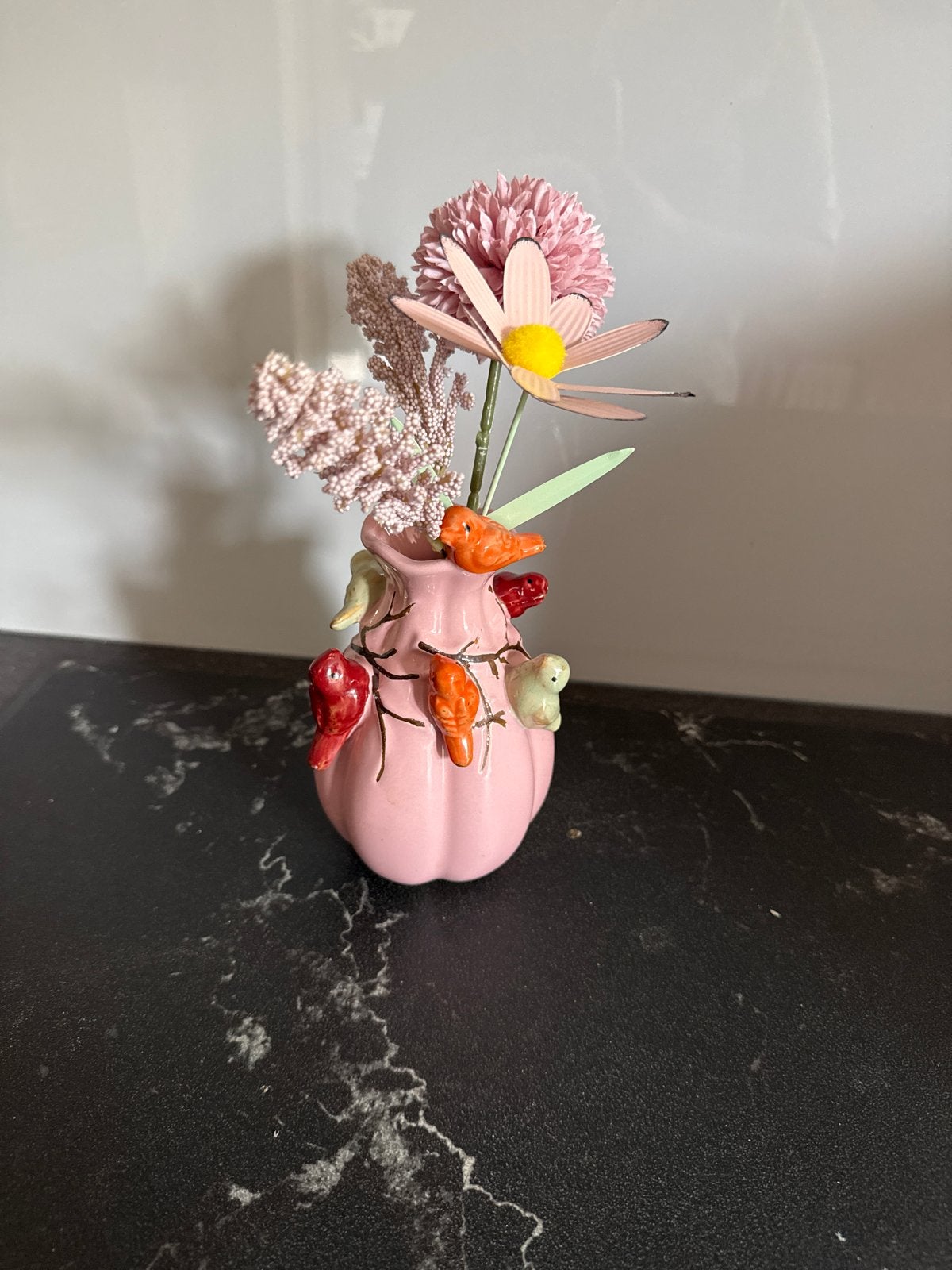 Roze vaasje met vogeltjes en kunstbloemen, Ophalen of Verzenden