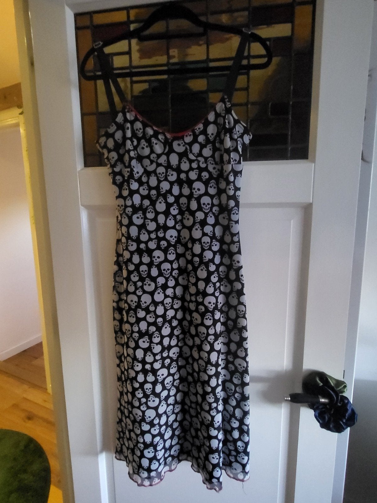 Zwarte jurk met doodshoofden print, Kleding | Dames, Maat 38/40 (M), Zwart, Ophalen of Verzenden, Onbekend