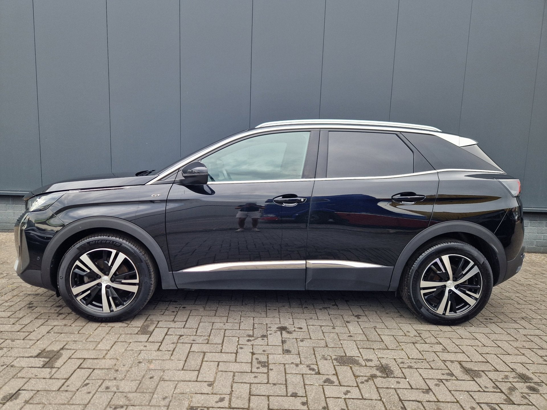Peugeot 3008 1.2 EAT8 GT-Line AUT 131PK /Adap. cruise /Led /, 12 maanden, Gebruikt, Zwart, Zwart