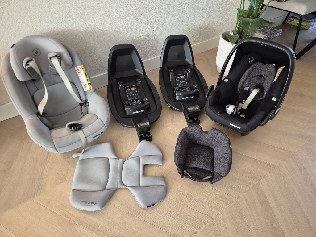 Maxi Cosi  2x auto Base + Autostoel  + Baby-autostoel, Ophalen, Afneembare rugleuning, 0 t/m 13 kg, Maxi-Cosi