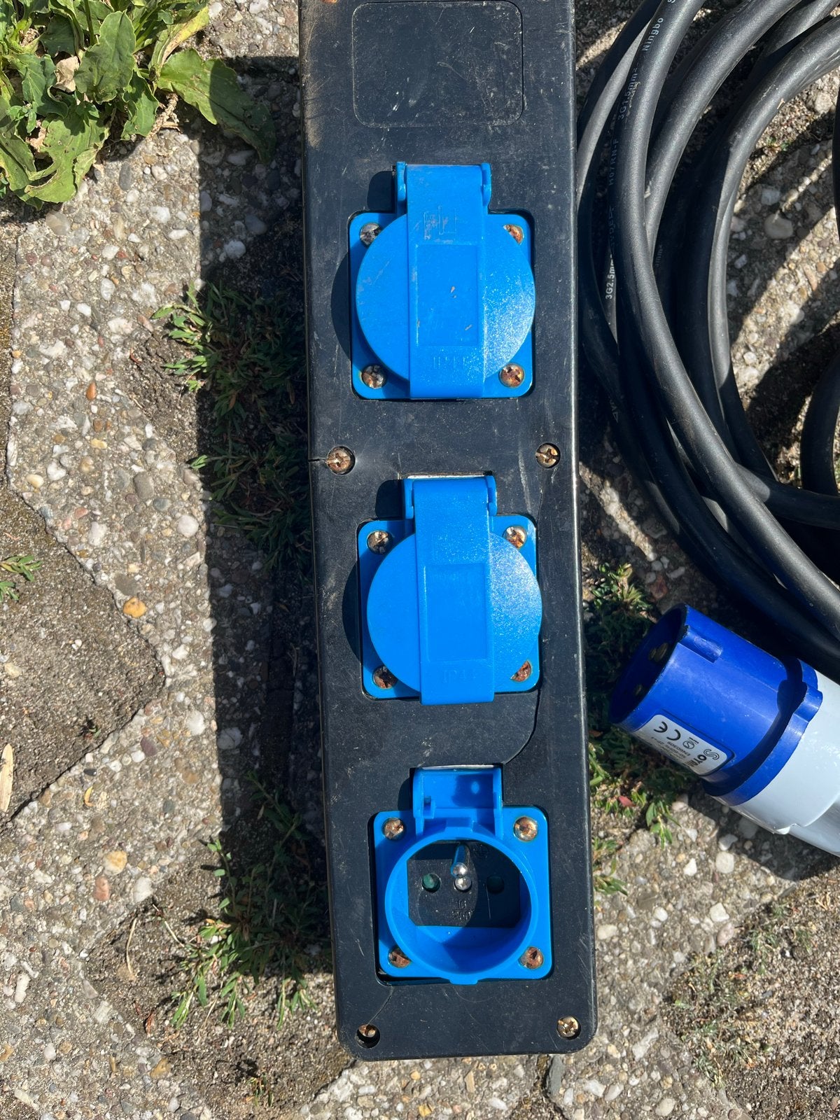Stroomkabel met stekkerdoos - 3x CEE blauw, Doe-het-zelf en Verbouw, Elektra en Kabels, Ophalen of Verzenden, Gebruikt, Overige merken
