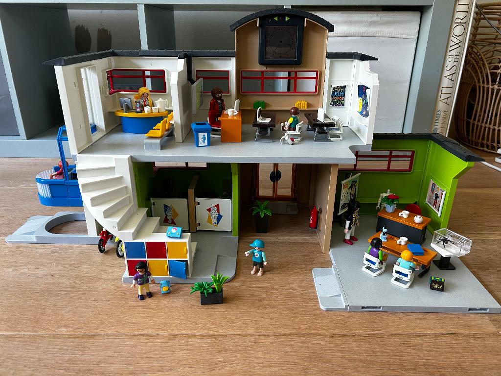 Playmobil City Life grote school met inrichting 9453, Ophalen, Zo goed als nieuw, Complete set