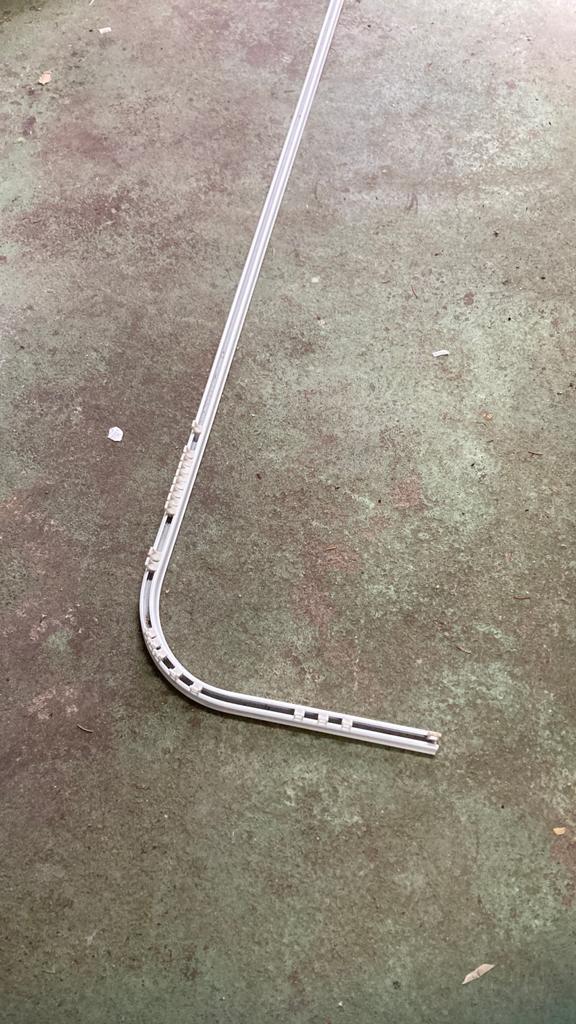 Gordijnrails met bocht, Huis en Inrichting, Ophalen, Gebruikt, Wit, 150 tot 200 cm