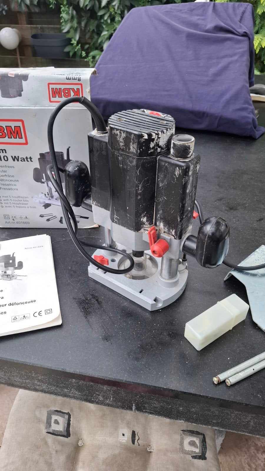 KBM Bovenfrees 8mm 1010 Watt met accessoires, Doe-het-zelf en Verbouw, Gebruikt, KBM, Ophalen of Verzenden, Bovenfrees