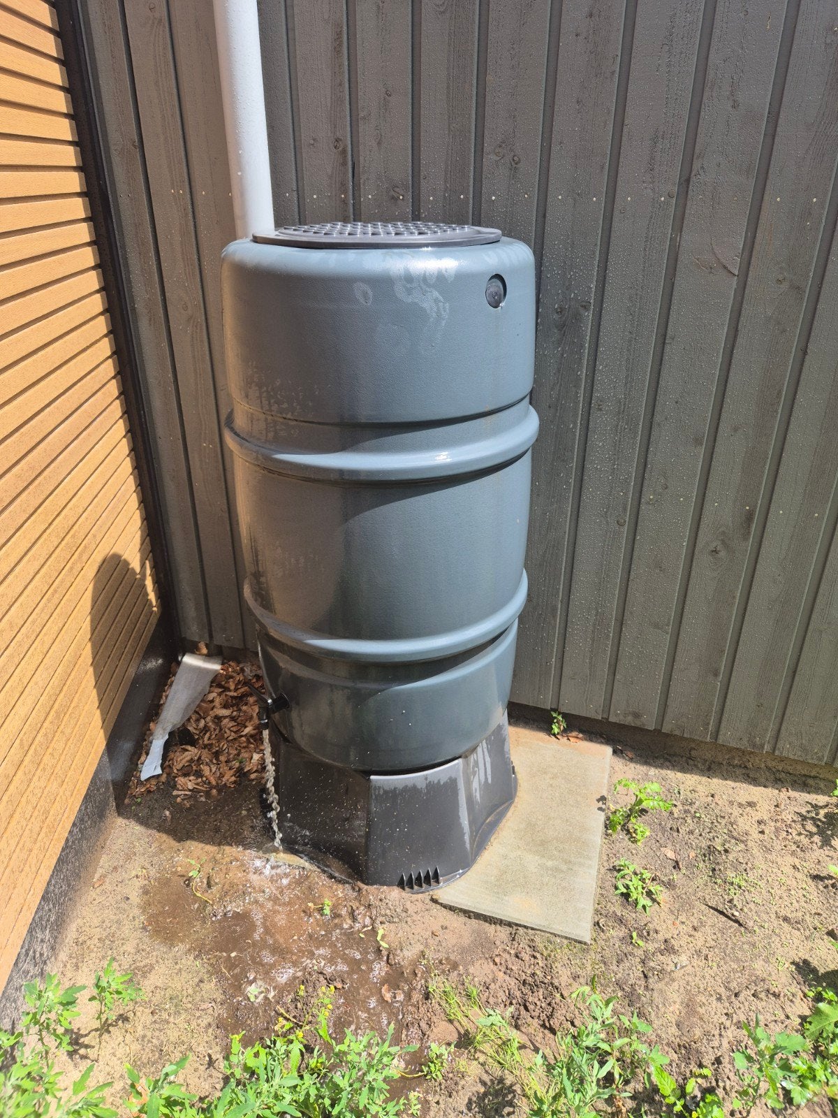 Regenton 150L - Zo goed als nieuw, Tuin en Terras, Regentonnen, Ophalen, Kunststof, Met kraantje, 150 liter of meer