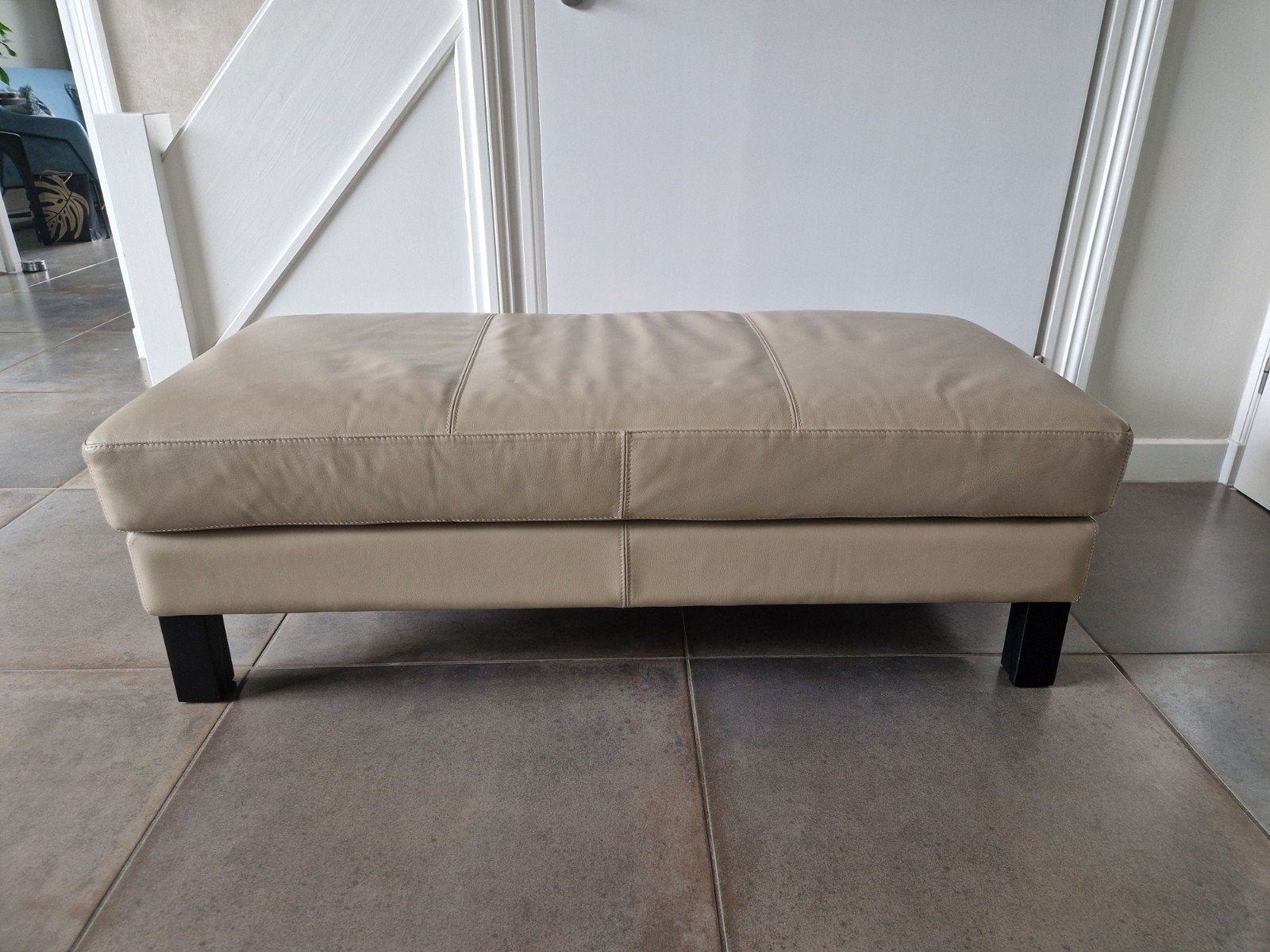 Poef leer Leolux, Ophalen, 100 tot 125 cm, Leer, Zo goed als nieuw