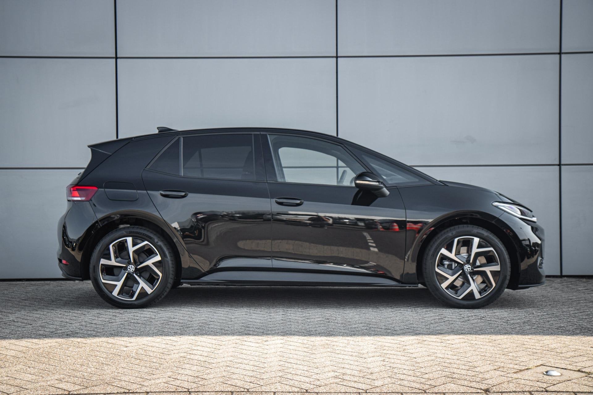 Volkswagen ID.3 Neo 170pk Style 50 kWh | Steunhaak Afneembaa, Auto's, Volkswagen, 12 maanden, 24 min, ID.3, Zwart