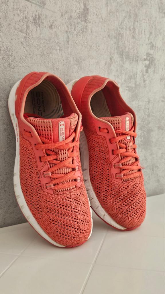 Under Armour HOVR Sneakers Maat 39 - Gereinigd, Overige kleuren, Ophalen of Verzenden, Sneakers of Gympen, Gedragen