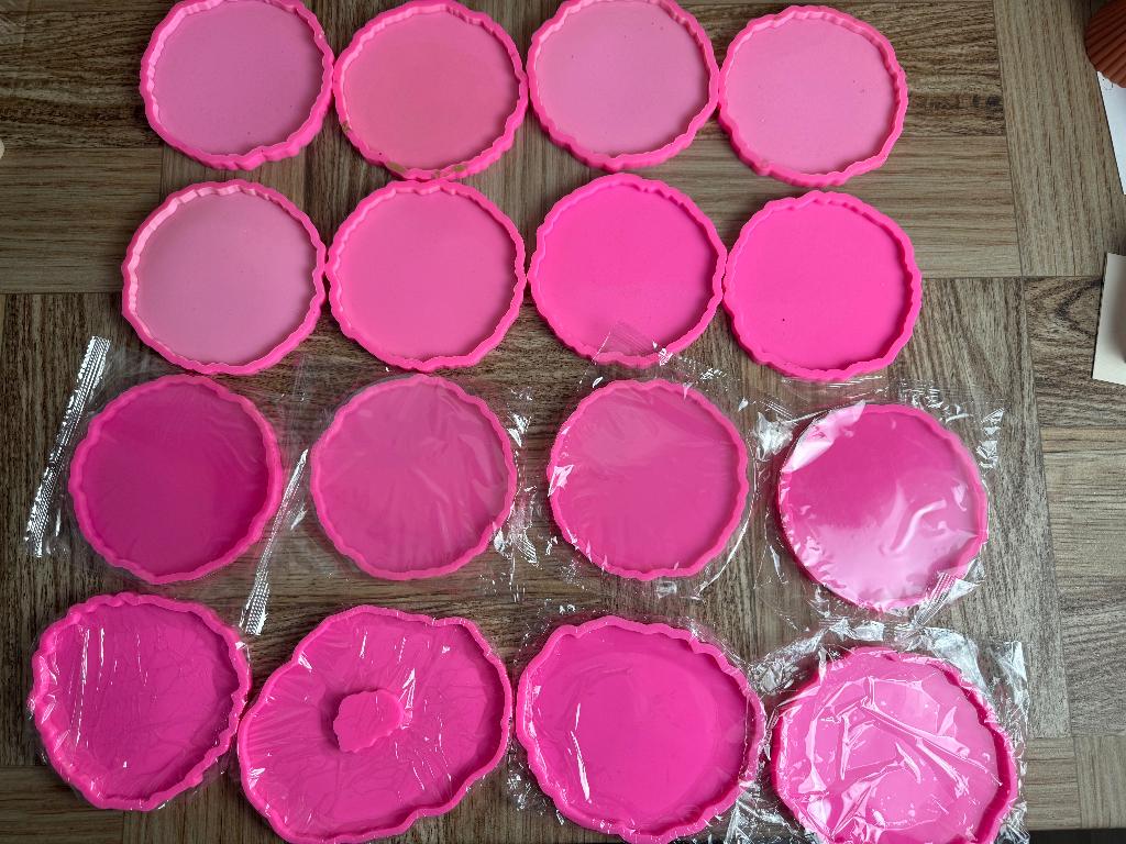 Partij 16 silicone epoxy mallen onderzetters geode, Hobby en Vrije tijd, Knutselen, Ophalen of Verzenden, Zo goed als nieuw
