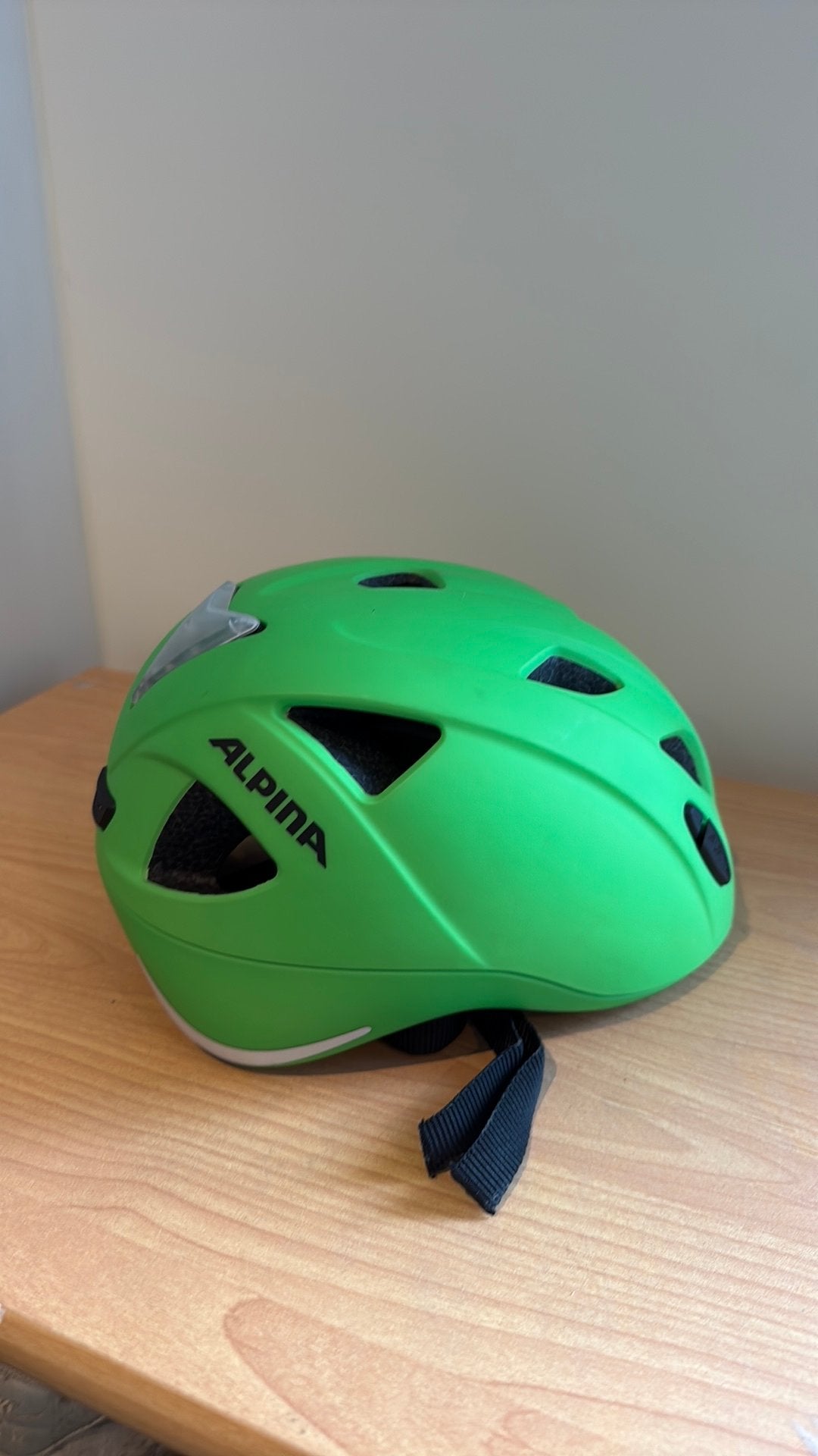 Alpina kinderhelm, Ophalen, Zo goed als nieuw