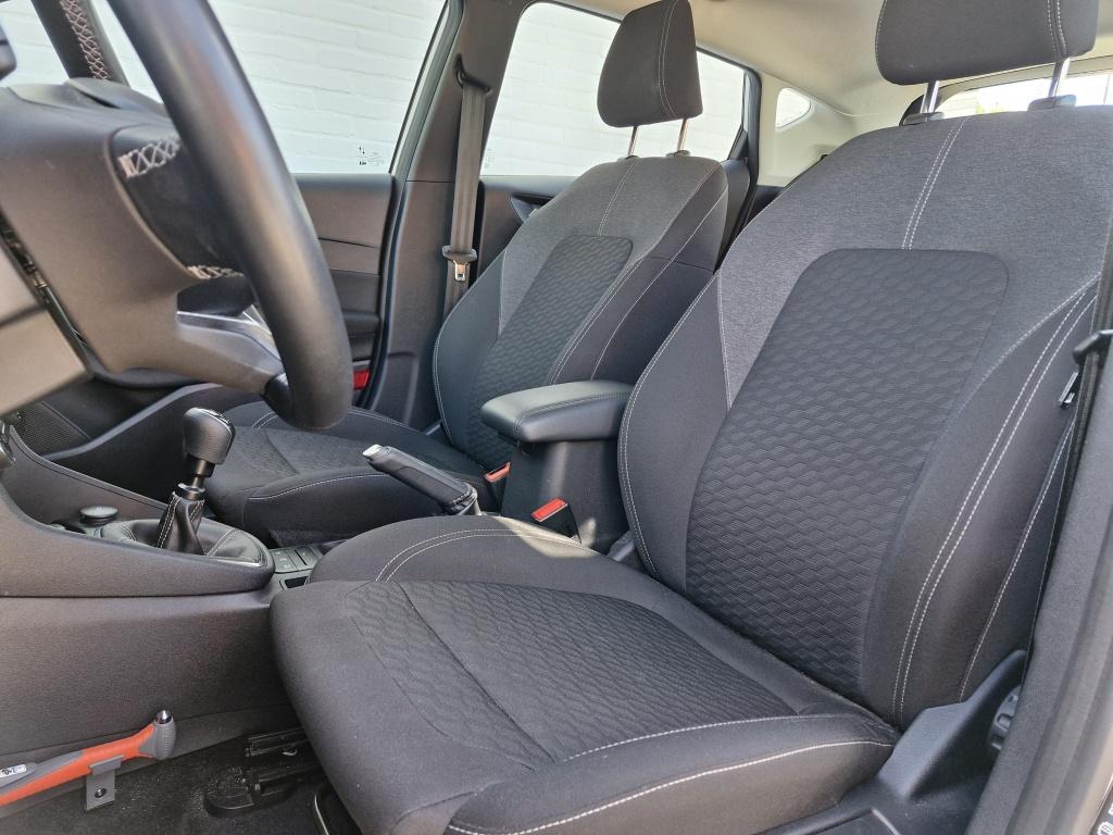Ford Fiesta 100 pk Titanium | Navigatie | Keyless | Draadloz, Voorwielaandrijving, 12 maanden, Stof, Gebruikt