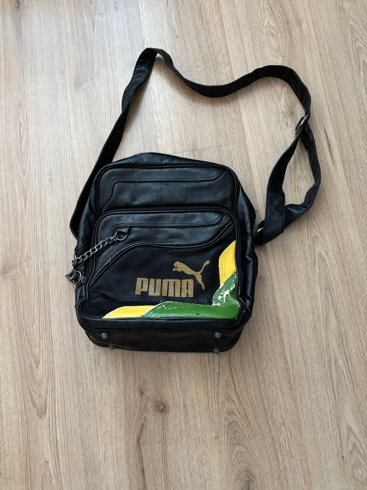 Puma schoudertas zwart met geel/groen accenten, Ophalen of Verzenden, Gebruikt, Zwart, Overige merken