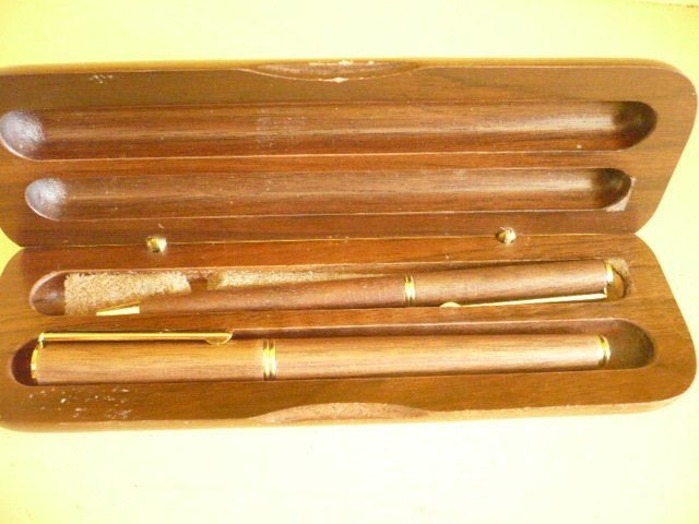 Mie18<> houten etui /pennenset merk clipper, Verzamelen, Pennenverzamelingen, Overige merken, Verzenden, Met doosje, Zo goed als nieuw
