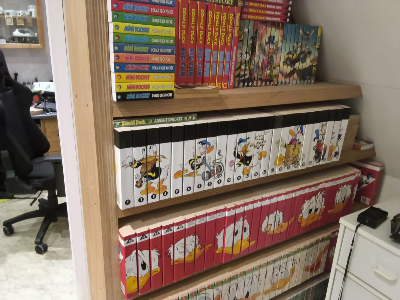 ongeveer 380 pocket donald ducks zie foto,s niet verkleurd, Meerdere stripboeken, Ophalen, Gelezen