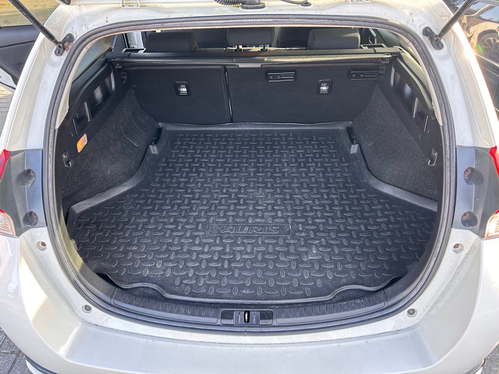 Kofferbakmat Toyota Auris Touring Sport, Ophalen, Gebruikt