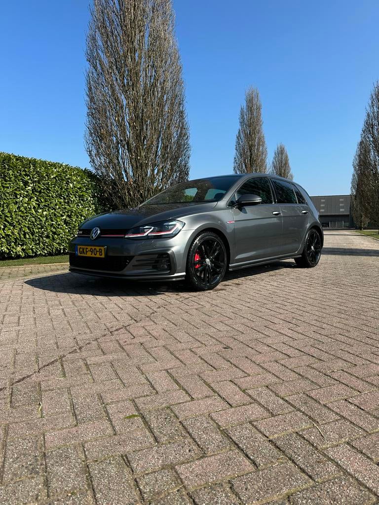 Volkswagen Golf 2.0 TSI 245pk 7-DSG 2019 Grijs, Auto's, 1345 kg, 4 cilinders, 1984 cc, Alcantara