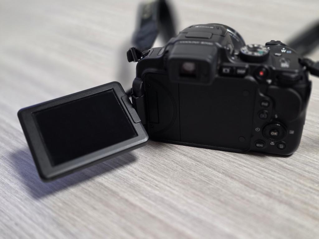 Nikon coolpix d700, Audio, Tv en Foto, Ophalen of Verzenden, Zo goed als nieuw, Nikon, 8 keer of meer