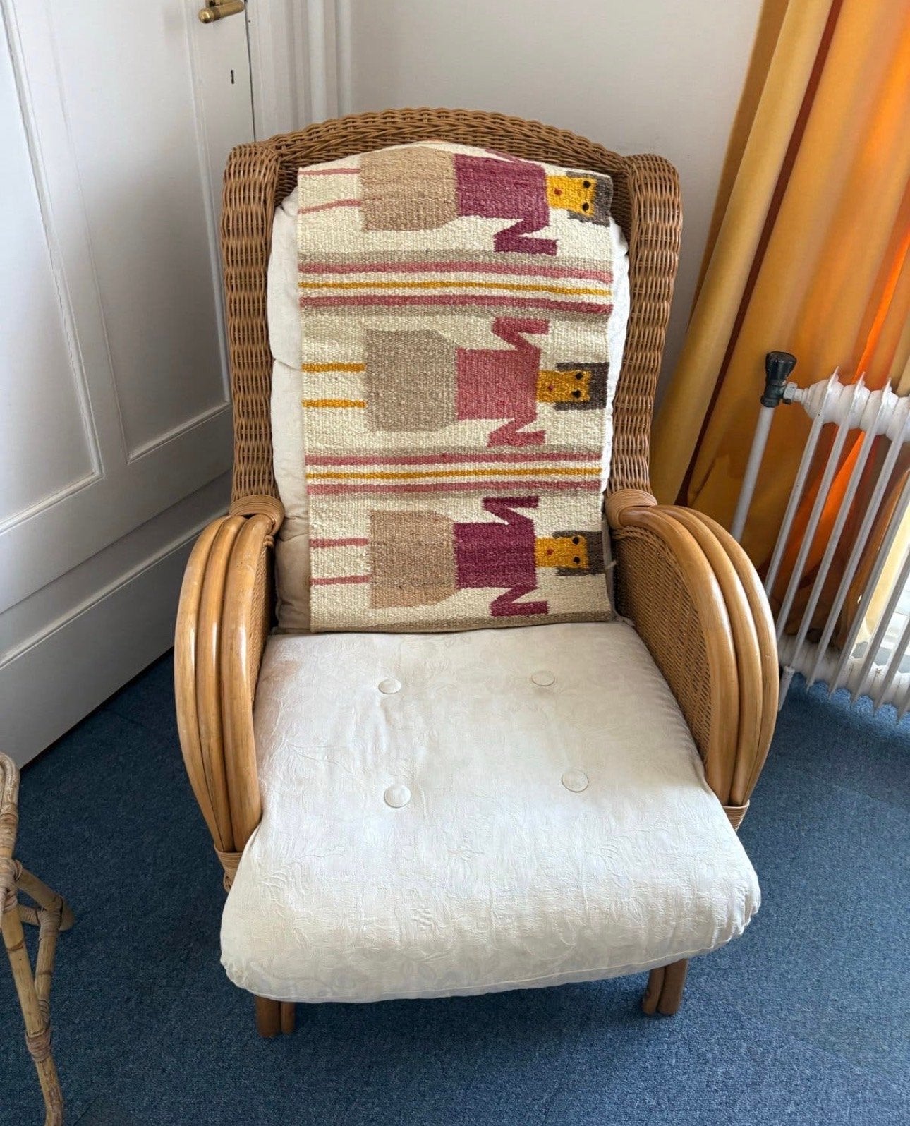 Gratis: Comfortabele rotan fauteuil met ecru kussen, Ophalen, Gebruikt, Bruin, Riet of Rotan