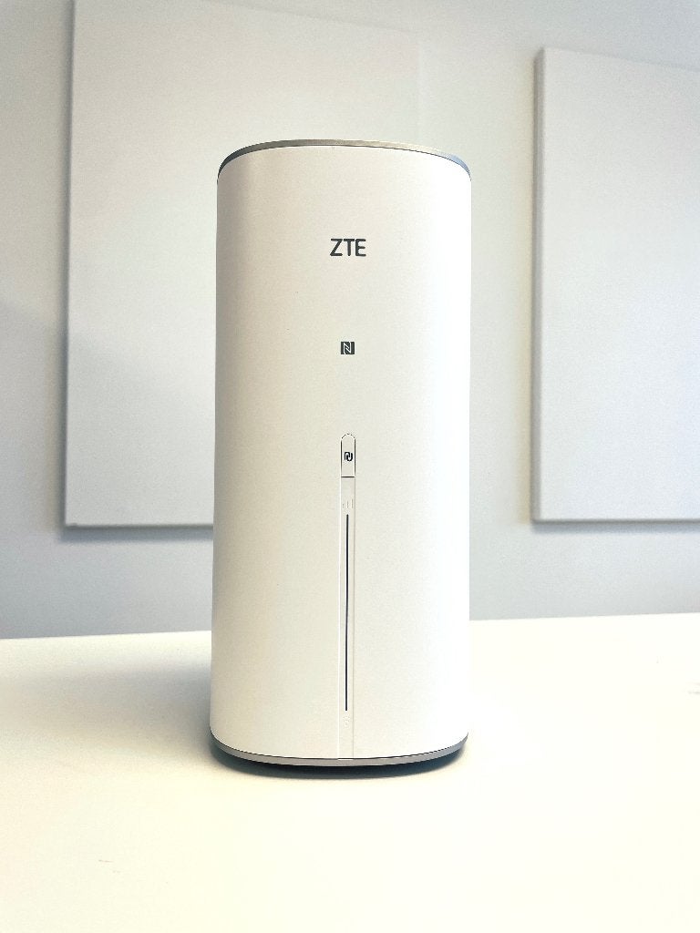 ZTE G5 Pro 5G-router MC8532B – Wi-Fi 7 – Odido Zakelijk, Ophalen of Verzenden, Zo goed als nieuw, Router, ZTE