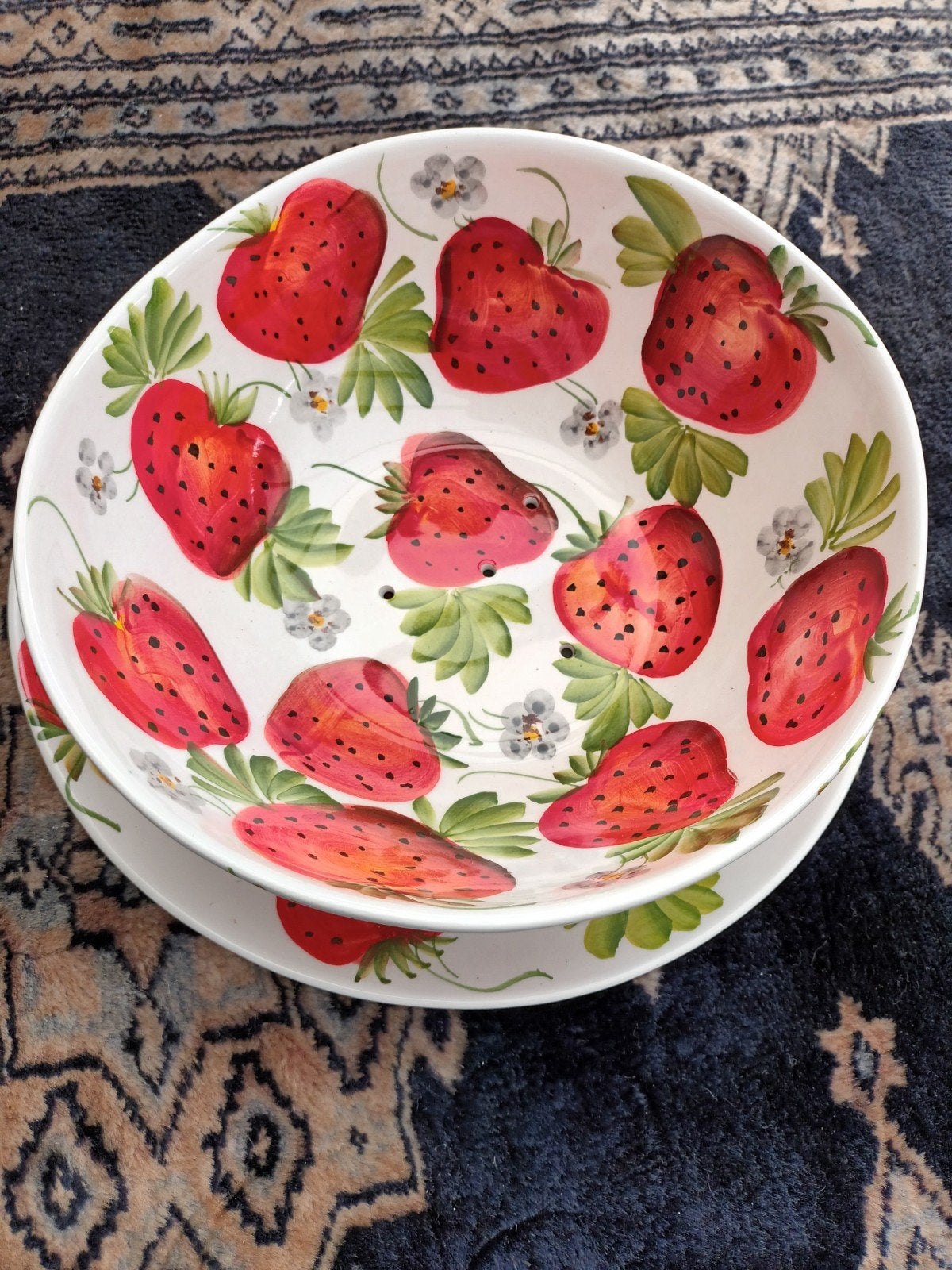 Aardbeien lekschaal, Huis en Inrichting, Keuken | Servies, Keramiek, Nieuw, Ophalen of Verzenden, Schaal of Schalen