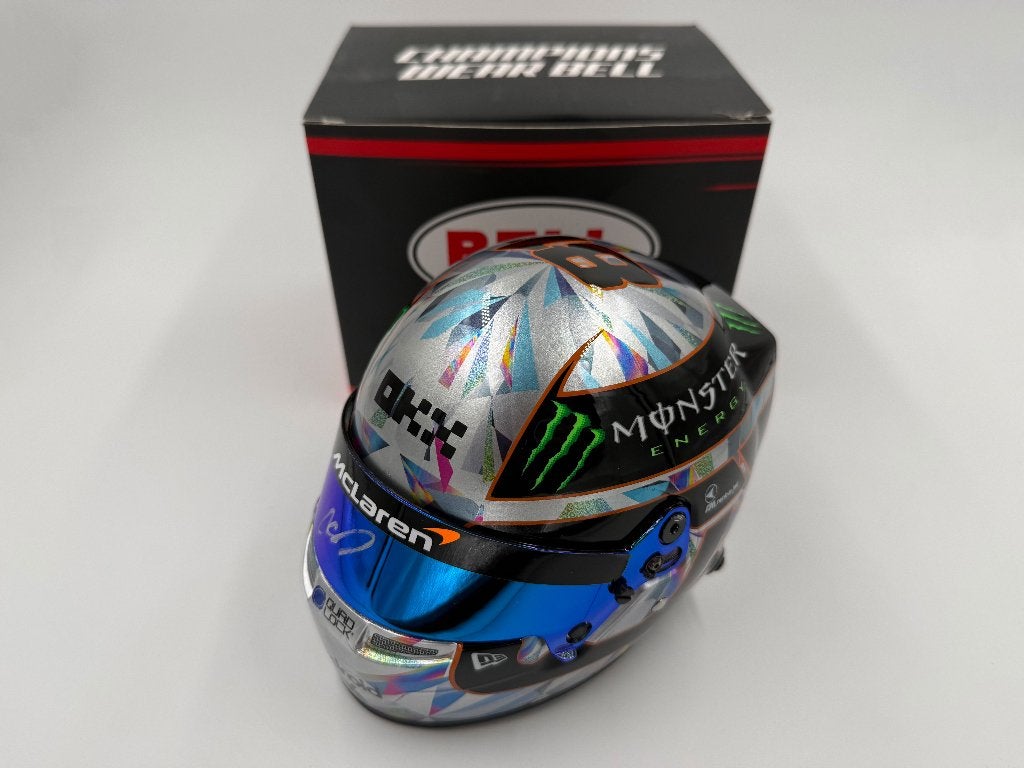 1/2 helm helmet F1 Piastri 2024 Singapore GP McLaren signed, Ophalen of Verzenden, Nieuw, Formule 1