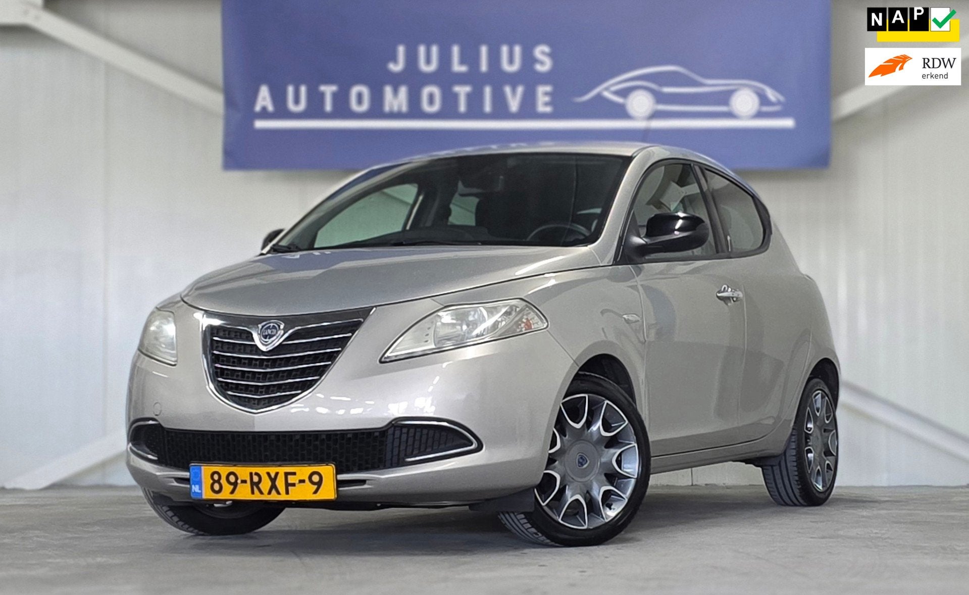 Lancia Ypsilon 0.9 TwinAir Silver Airco PDC CruiseControl Ga, Voorwielaandrijving, Euro 5, Gebruikt, Beige
