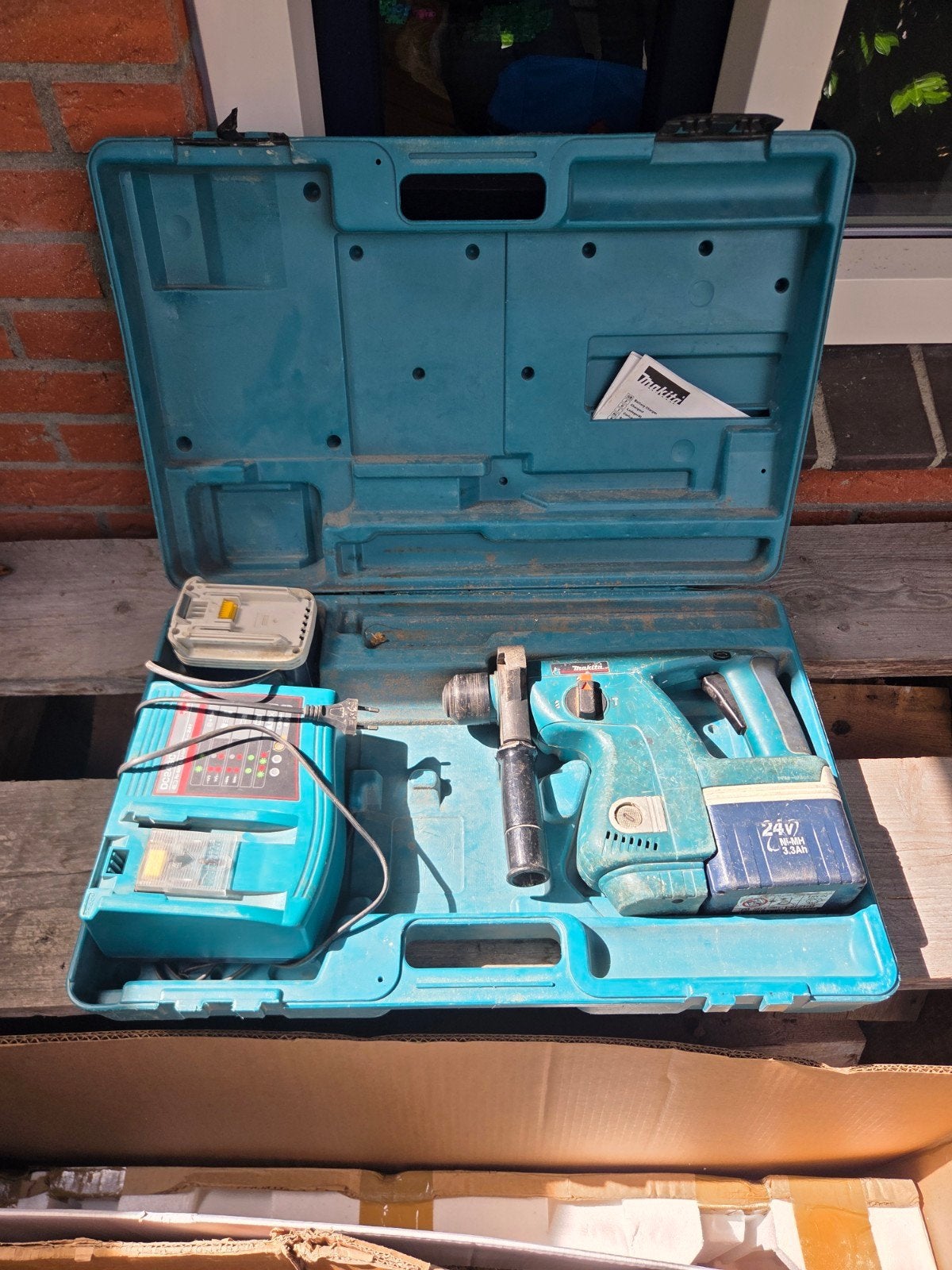 Makita BHR200 Accu Boorhamer met lader en accu, Ophalen, Gebruikt, Boor- en/of Breekhamer, Klopboormechanisme
