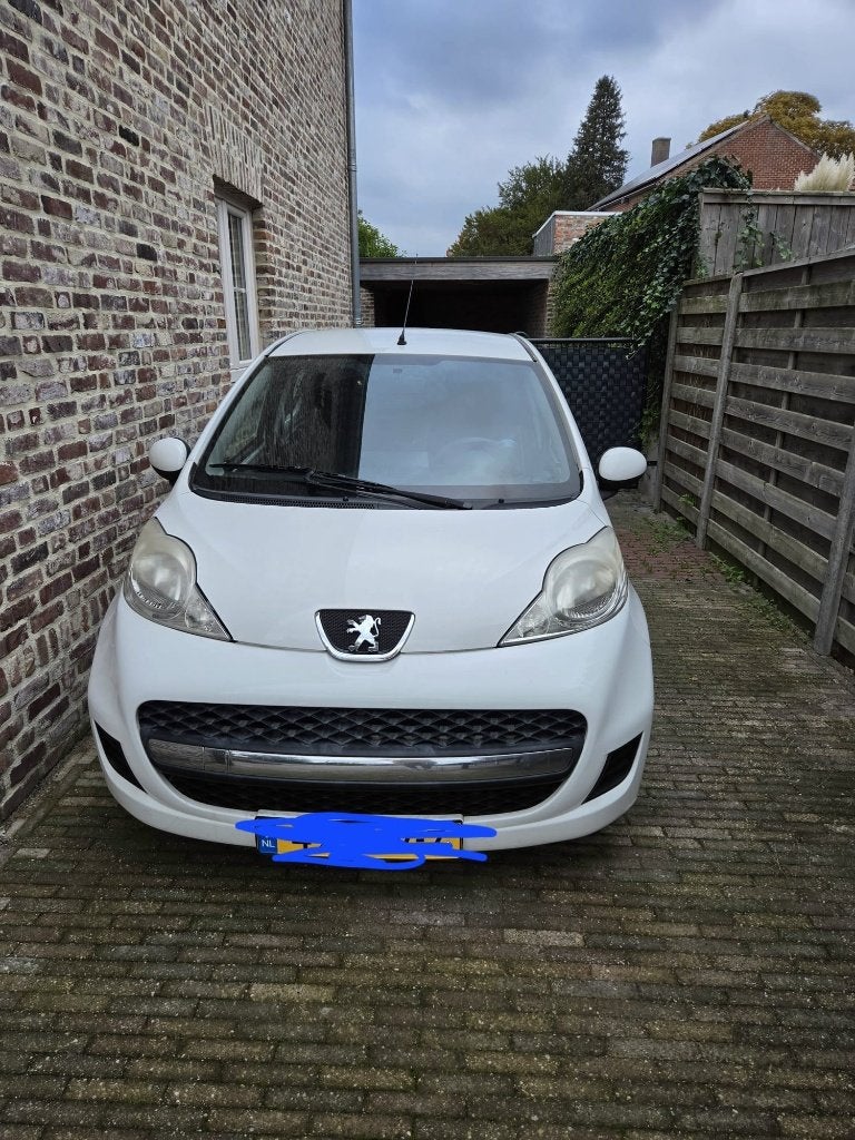 Peugeot 107 1.0 12V 3DR 2010 Wit, Auto's, Voorwielaandrijving, Stof, Zwart, 4 stoelen