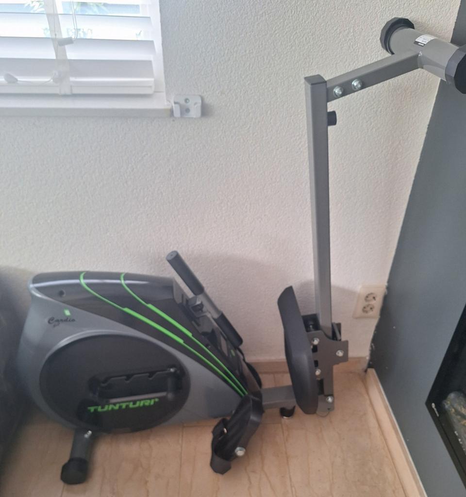 Tunturi Cardio Fit R20 Roeitrainer - Opklapbaar, Ophalen, Benen, Gebruikt, Metaal