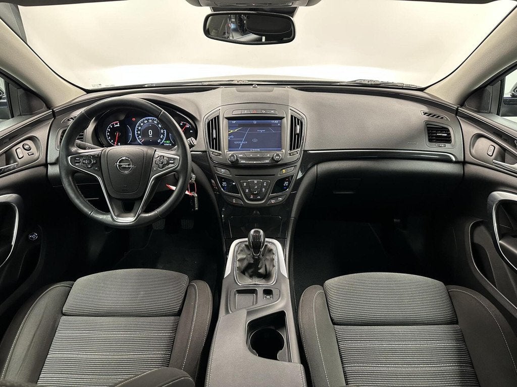 Opel Insignia Sports Tourer 1.6 T Innovation TREKHAAK CARPLA, Auto's, Voorwielaandrijving, Parkeersensor, Gebruikt, Euro 6