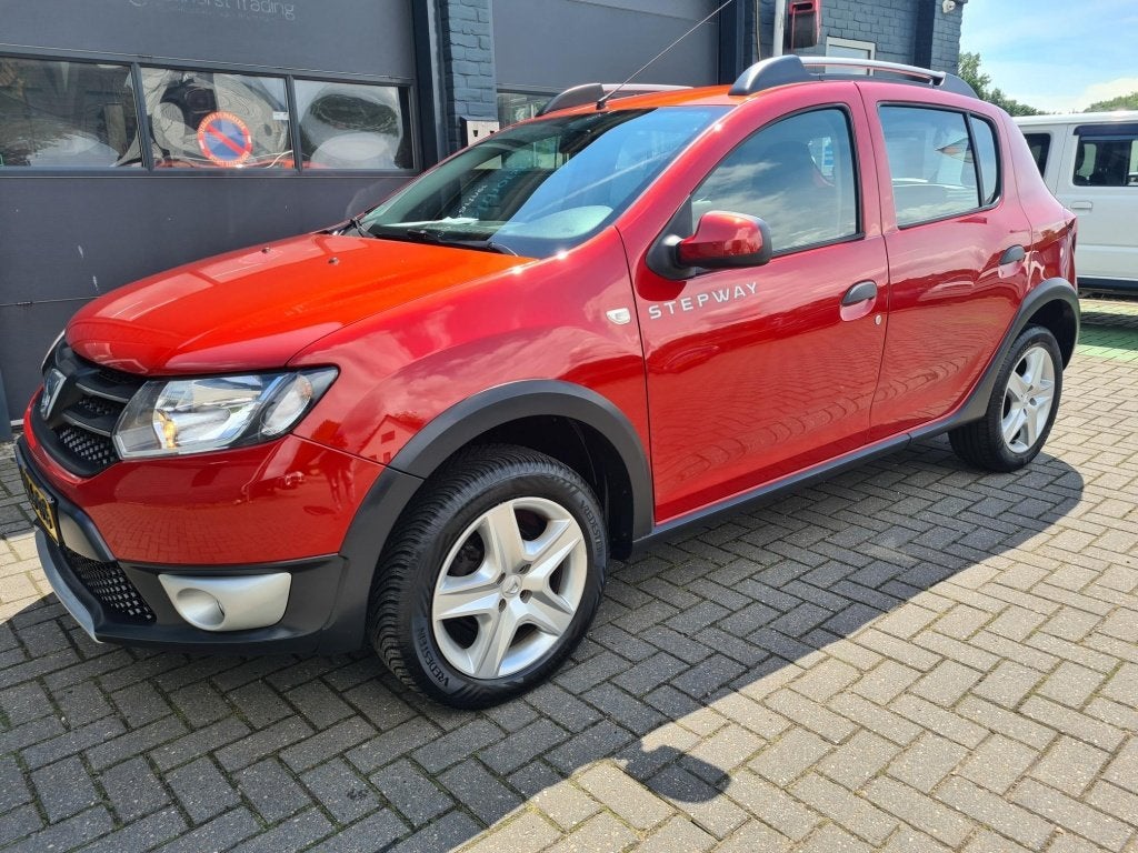 Dacia Sandero 0.9 TCe Stepway Lau. (bj 2016), Auto's, Voorwielaandrijving, 898 cc, Euro 6, Parkeersensor