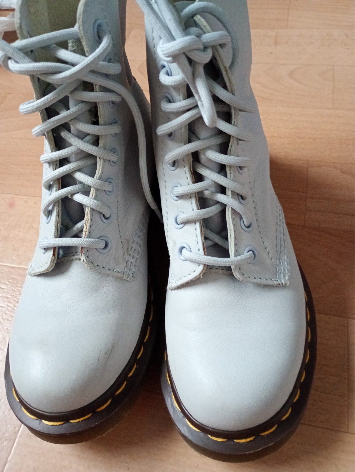 Dr. Martens laarzen maat 36 - Licht grijs/ creme, Beige, Lage of Enkellaarzen, Nieuw, Ophalen of Verzenden