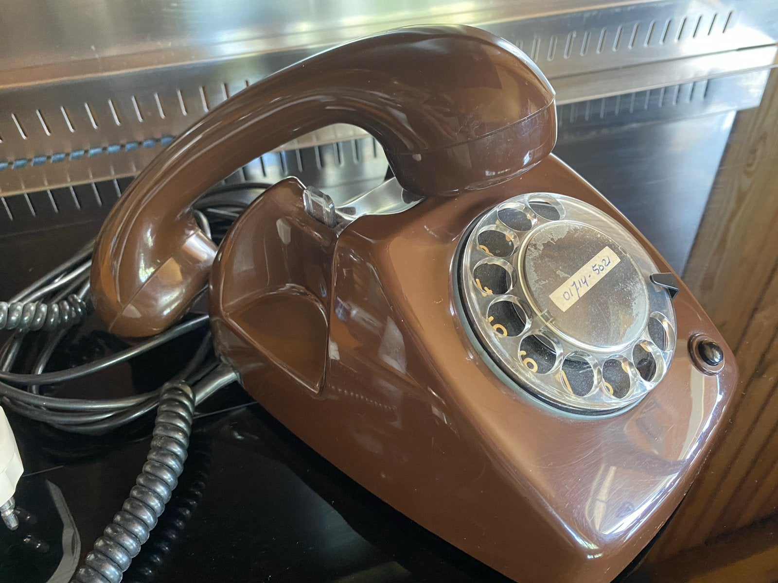 Vintage PTT Mocca Telefoon met Draaischijf - Bruin, Ophalen of Verzenden, Gebruikt, Met draaischijf