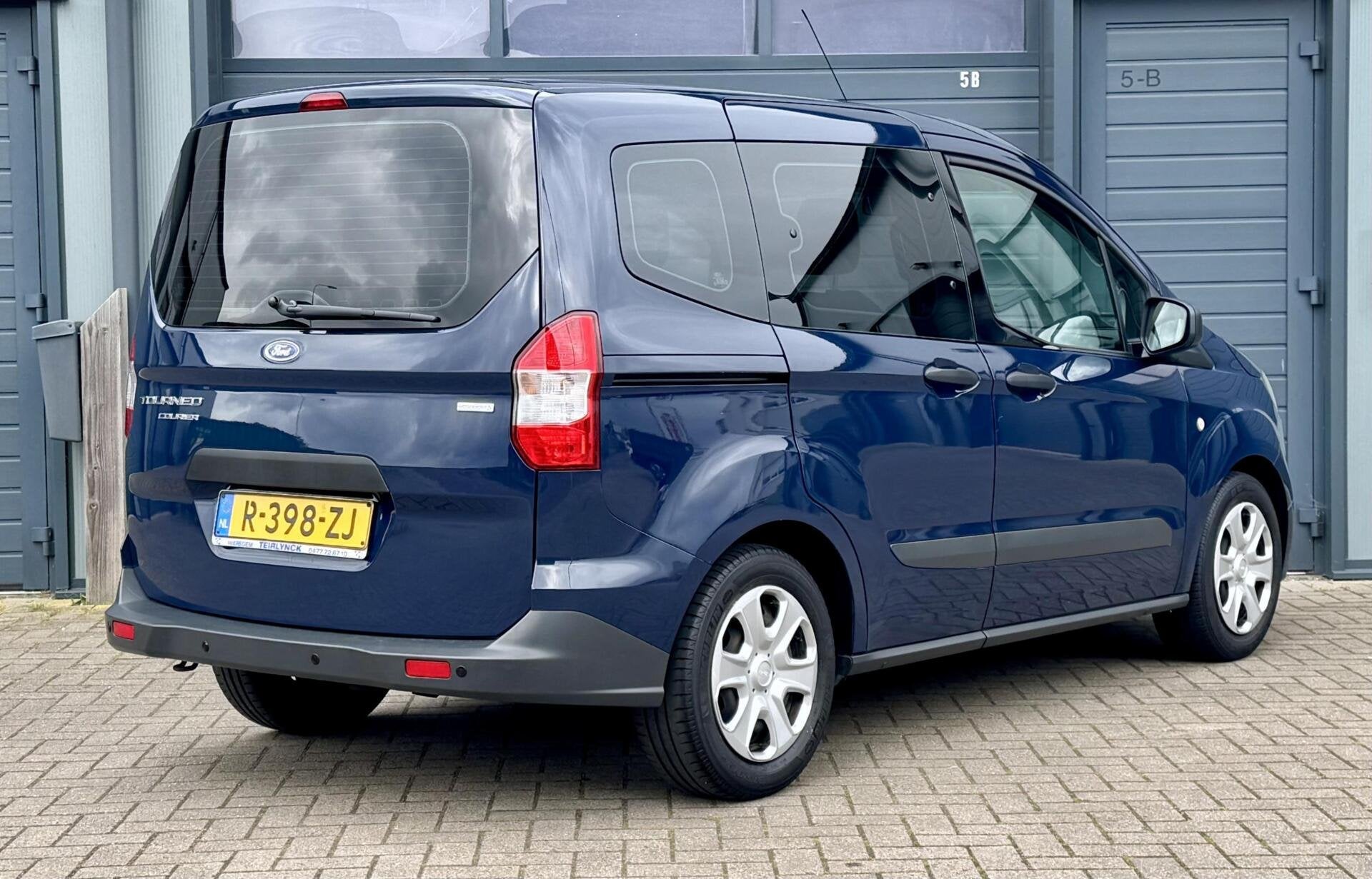 Ford Tourneo Courier 1.0 - 101pk | 5 Persoons | bj 2018 | ZE, Auto's, Voorwielaandrijving, Gebruikt, Blauw, Automatische klimaatregeling