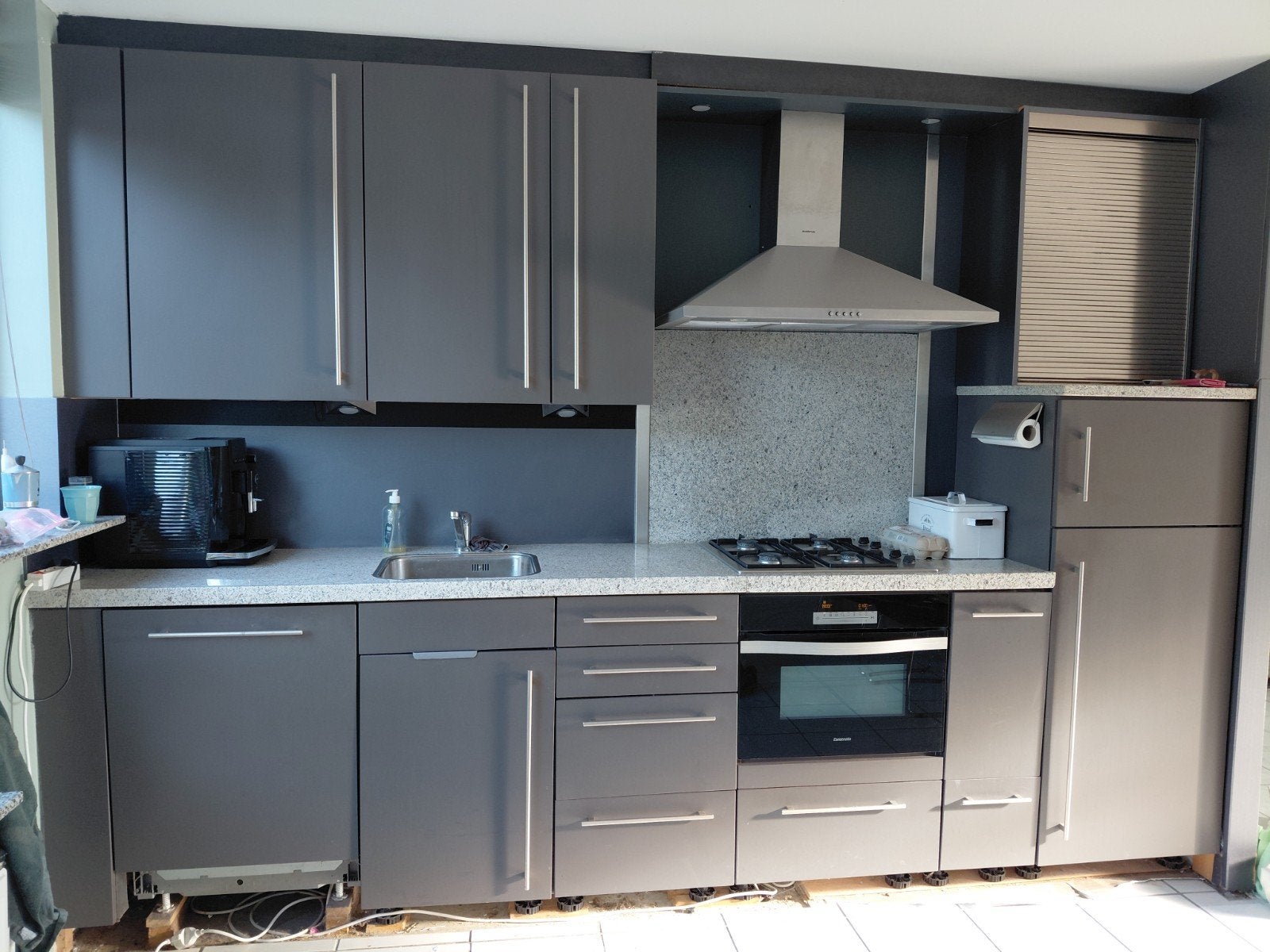 Rechte keuken inclusief apparaten, Huis en Inrichting, Keuken | Complete keukens, Ophalen, Gebruikt, Graniet of Steen, Enkelwandige keuken