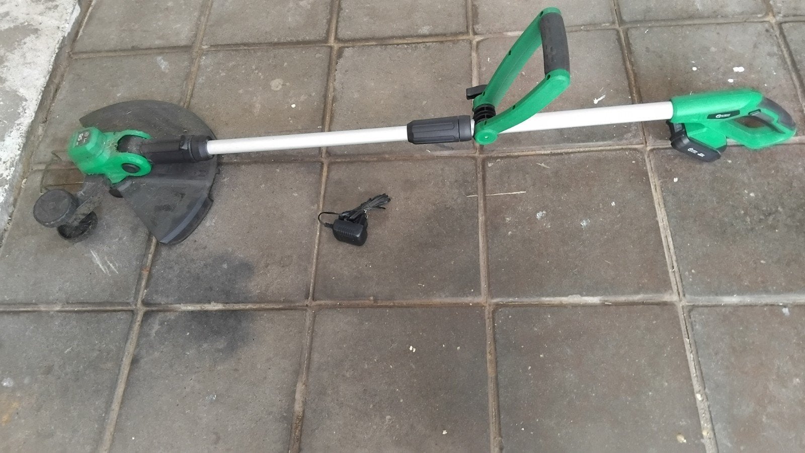 CRAFTECH Accu Grastrimmer met Lader - Zo goed als nieuw, Accu, Ophalen of Verzenden, Zo goed als nieuw, 30 tot 50 cm
