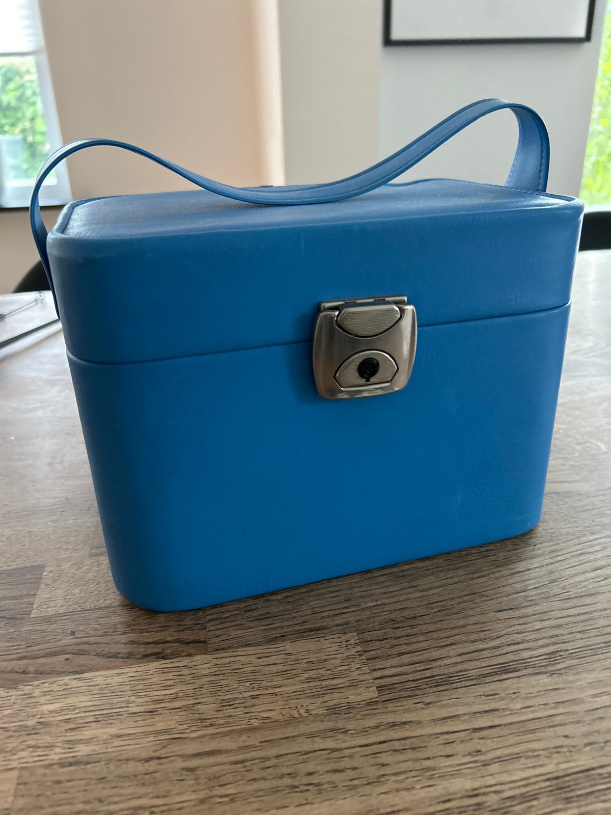 Vintage Blauwe Beautycase met Spiegel en Slot, Gebruikt, Blauw, Ophalen of Verzenden, Met slot