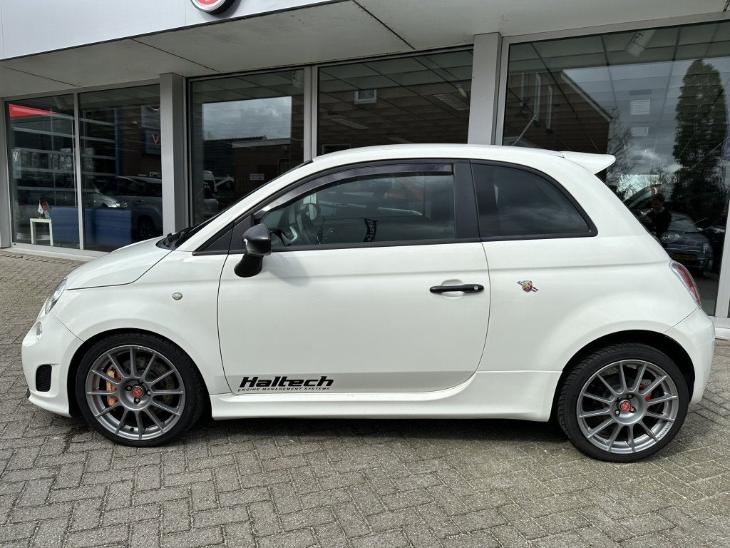 Abarth 595 1.4-16V Abarth | 300+ pk! | Bombardone 2.0 exhaus, 15 km/l, 4 cilinders, Wit, 272 pk