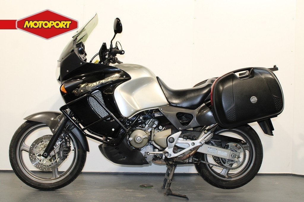 Honda XL 1000 V varadero (bj 2000), Mc.benelux@honda-eu.com, Toermotor, Doornveld 180
B-1731  Zellik, BE, Gebruikt