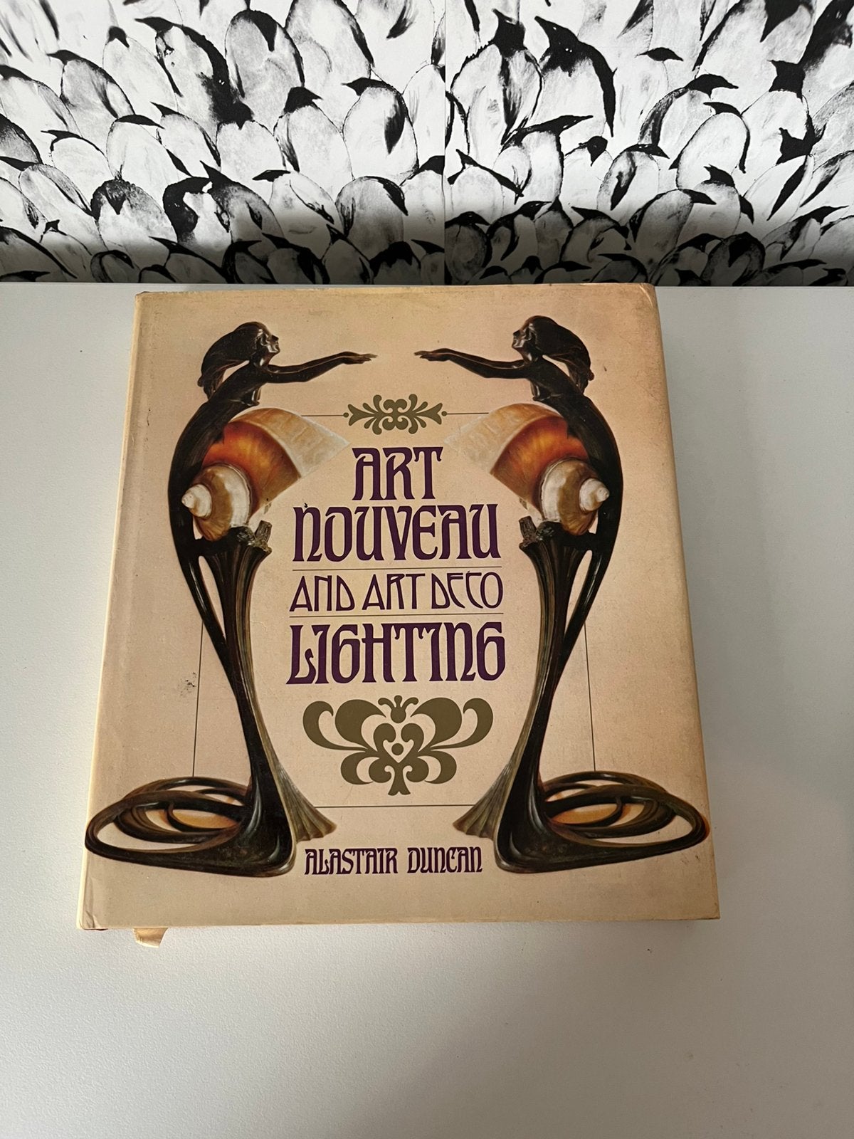 Art Nouveau and Art Deco lighting by Alastar Duncan, Boeken, Ophalen of Verzenden, Gelezen, Overige onderwerpen