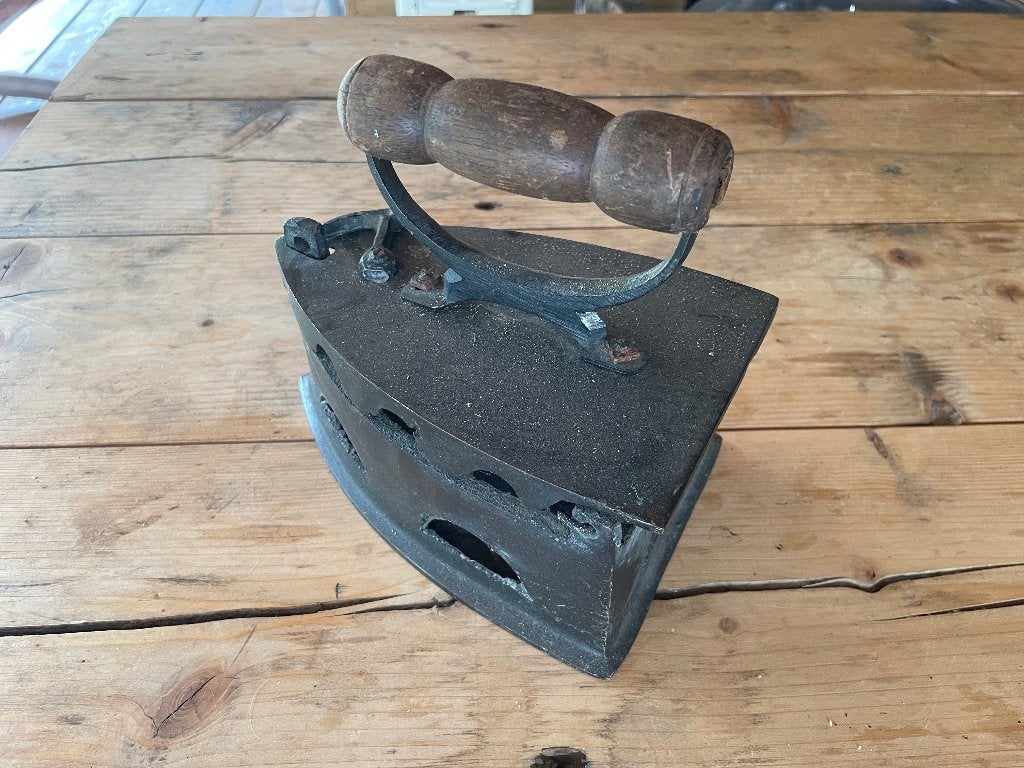 C144 Antieke kolenstrijkijzer strijkijzer, Ophalen of Verzenden
