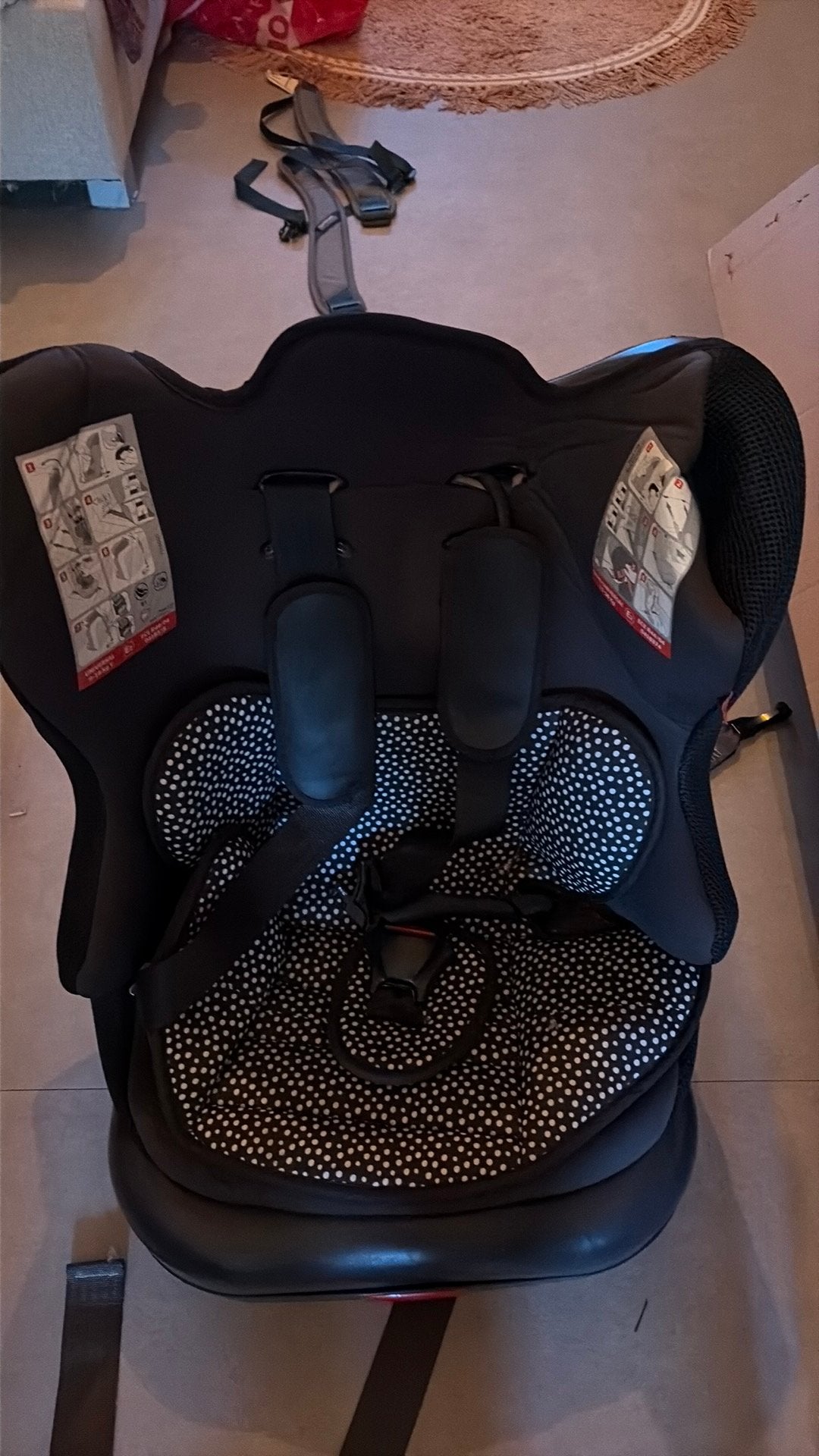 Kinder autostoel - Zwart met witte stippen, Ophalen, Zijbescherming, 0 t/m 13 kg, Maxi-Cosi